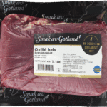 En mör, halv oxfilé i förpackning med svart bakgrund som det står Smak av Gotland på.